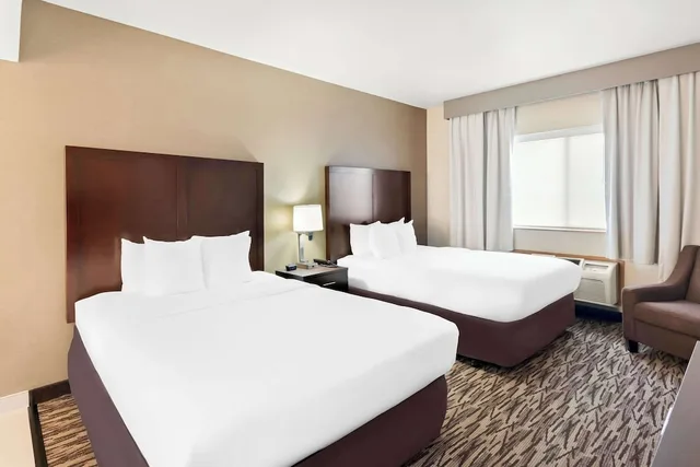 غرفة كومفورت بسريرين كوين، Comfort Suites Portland Airport 3/5