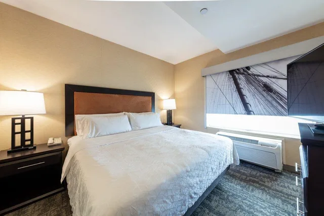 جناح بسرير كينج بغرفة نوم واحدة، Holiday Inn Express Suites Riverport 3/7