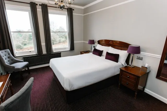 Comfy, Twin Beds، Hatton Court Hotel 1/1
