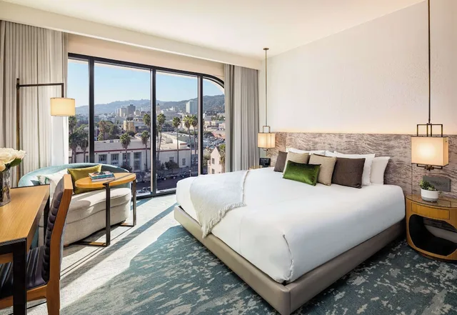 Silver, King Bed، Dream Hollywood Hotel 1/10
