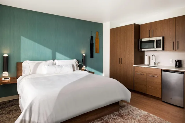 Standard, King Bed, City View, Element Reno Experience District 4/8
