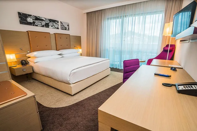 غرفة ديلوكس عائلية بشرفة، Doubletree By Hilton Oradea 3/5