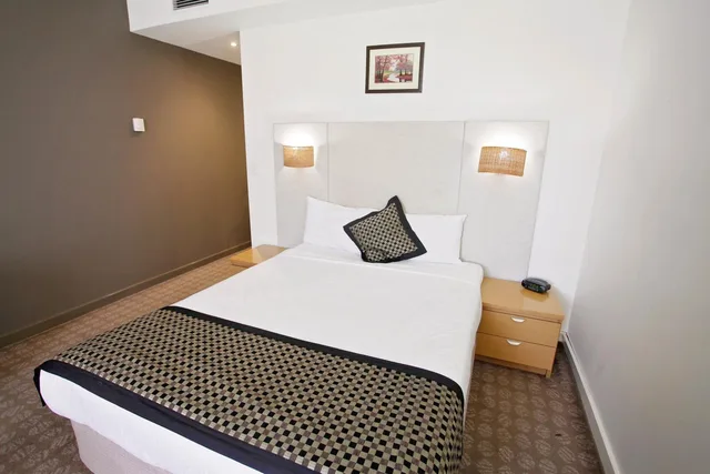 Standard, Queen Bed, Golden Pebble Hotel 1/9