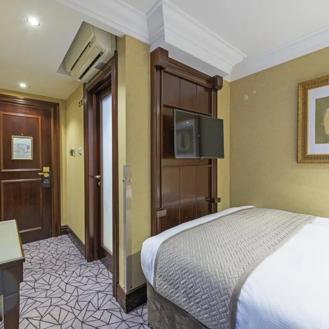 غرفة تنفيذية مفردة، Hyde Park International Hotel 5/12
