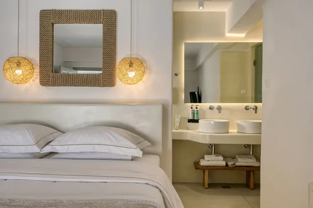 Deluxe, Pool or Jetted Tub، PAOLAS TOWN 3/3