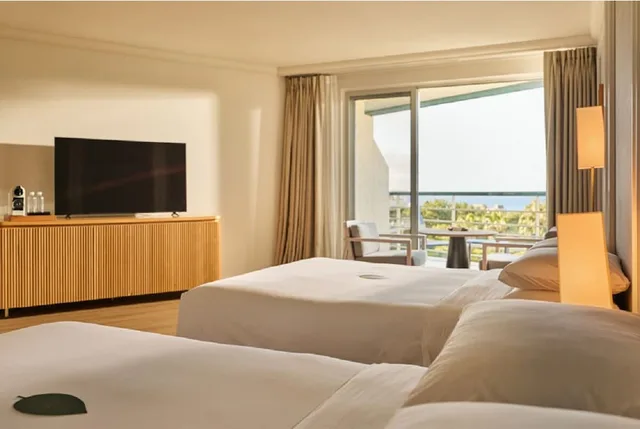 Premier, Suite, Twin Beds, Side Pool View، Grand Josun Jeju 1/5