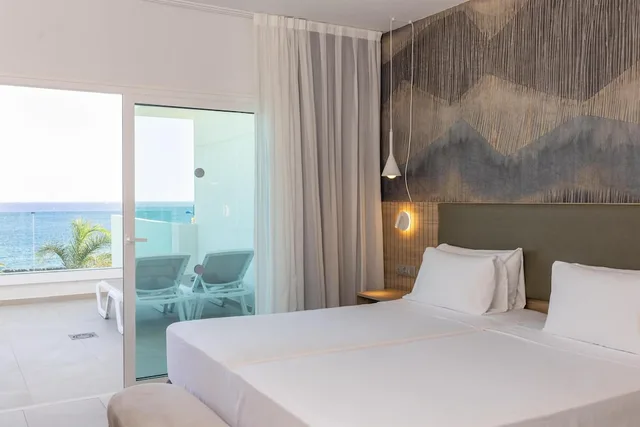 Suite, Twin Beds, Ocean Front, Sea View, Radisson Blu Resort Lanzarote Adults Only 1/2