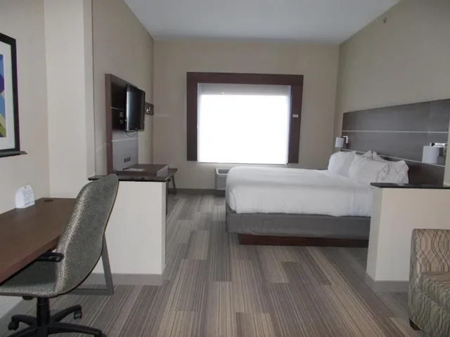 جناح بسرير كينج مع أريكة لذوي الإعاقة، Comfort Inn & Suites Miami - Route 66 1/4