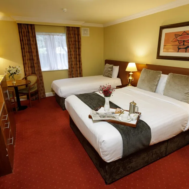 غرفة عائلية، Great National Hamlet Court Hotel 1/2