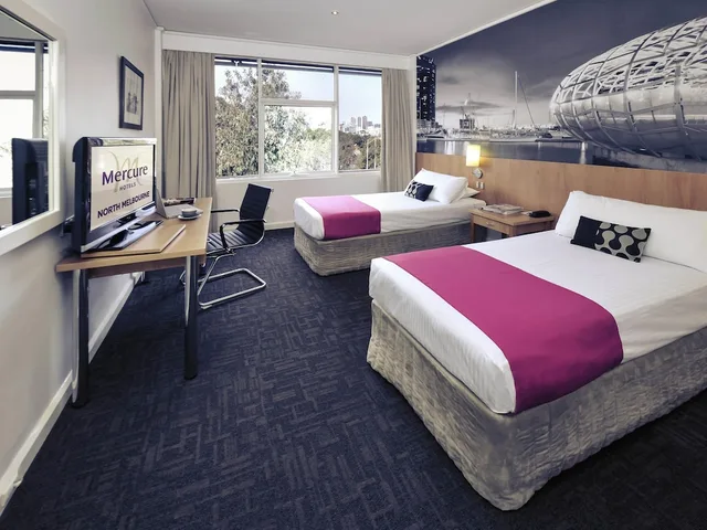 غرفة قياسية بسريرين منفصلين، Mercure North Melbourne 1/5
