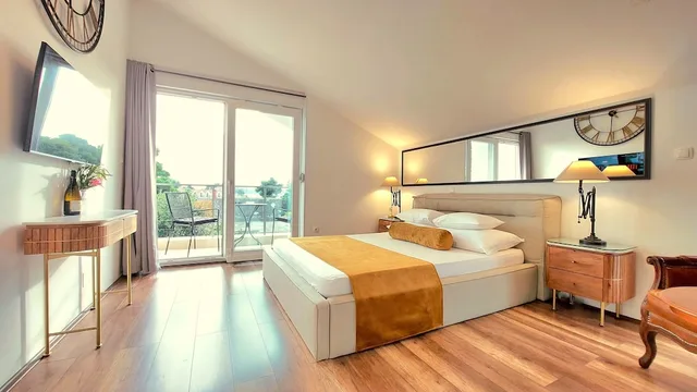 غرفة سوبيريور بسرير كوين بشرفة بإطلالة جزئية على البحر، Refresh Boutique Apartments 4/10