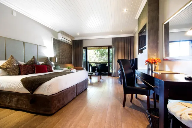غرفة سوبيريور بسرير كينج، River Place Manor 1/1