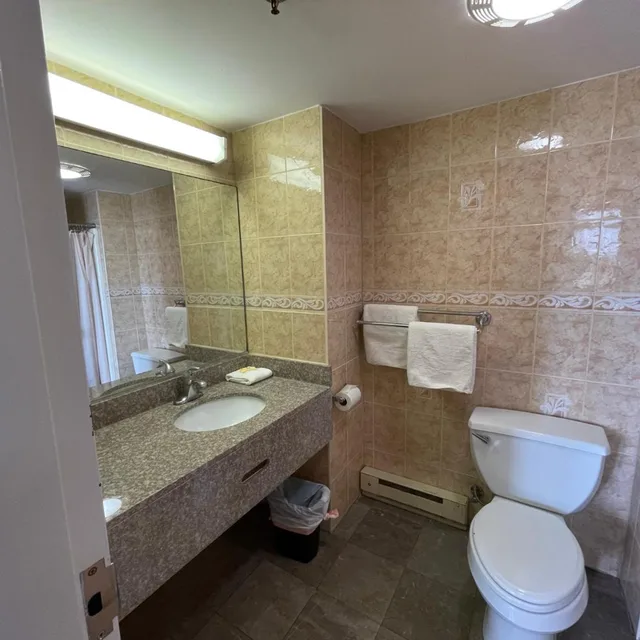 غرفة بسرير كينج بجاكوزي، Sea Palace Inn 1/2