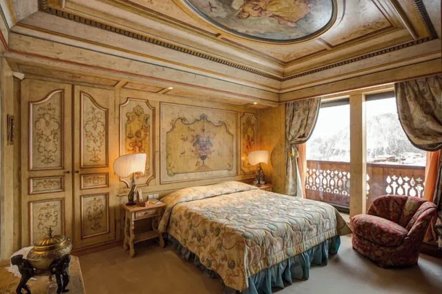 شقة غراند، Hotel de la Loze 1/2