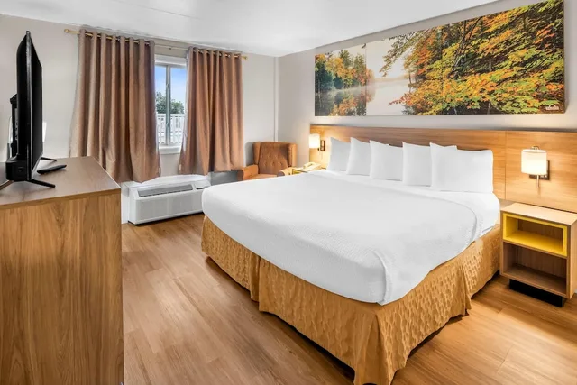 غرفة بسرير كينج لذوي الإعاقة، Days Inn by Wyndham Columbus East Airport 5/8