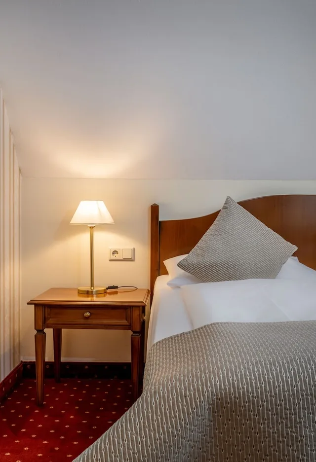 غرفة كلاسيكية بسرير كوين، Am Mirabellplatz Hotel 2/3