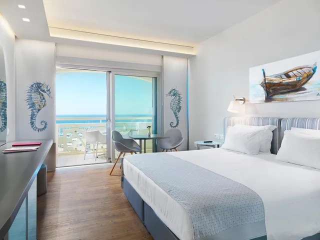 Imperial, King Bed, Sea Front, Marina View، St Raphael Resort and Marina 1/2