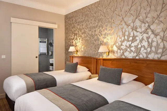 غرفة ثلاثية بسرير مزدوج وسرير فردي، Timhotel Palais Royal 2/10