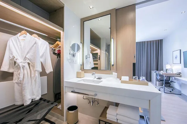غرفة بريميوم بسرير كينج، Holiday Inn & Suites Rayong City Centre 5/5