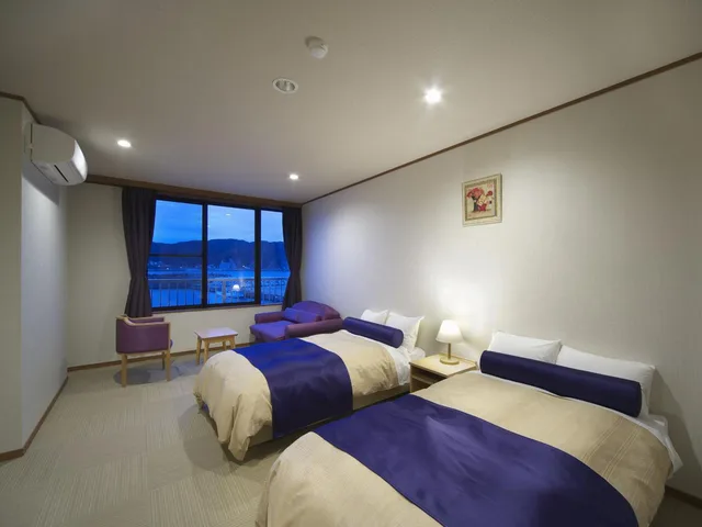 غرفة بسريرين منفصلين بإطلالة على البحر، Kichimu Hotel (ex. Michitekuru Kokoro No Yado Kichimu) 1/5