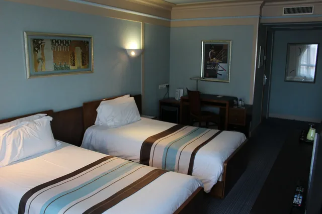 غرفة سوبيريور بريفيليج بسريرين منفصلين، Hotel ArtDeco Euralille 1/3