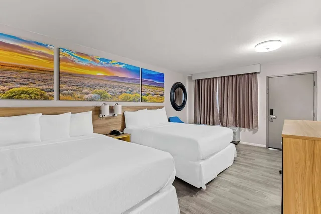 غرفة بسريرين كوين لذوي الإعاقة، Days Inn by Wyndham Buckeye 2/7