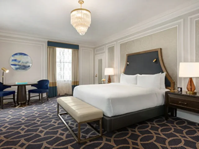 Executive, Suite, Fairmont Hotel Vancouver 1/2