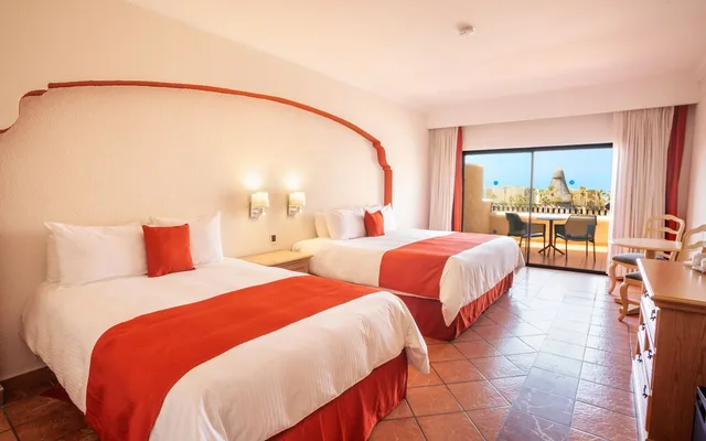 غرفة بسرير مزدوج بإطلالة على المرسى، Sandos Finisterra Los Cabos 2/5