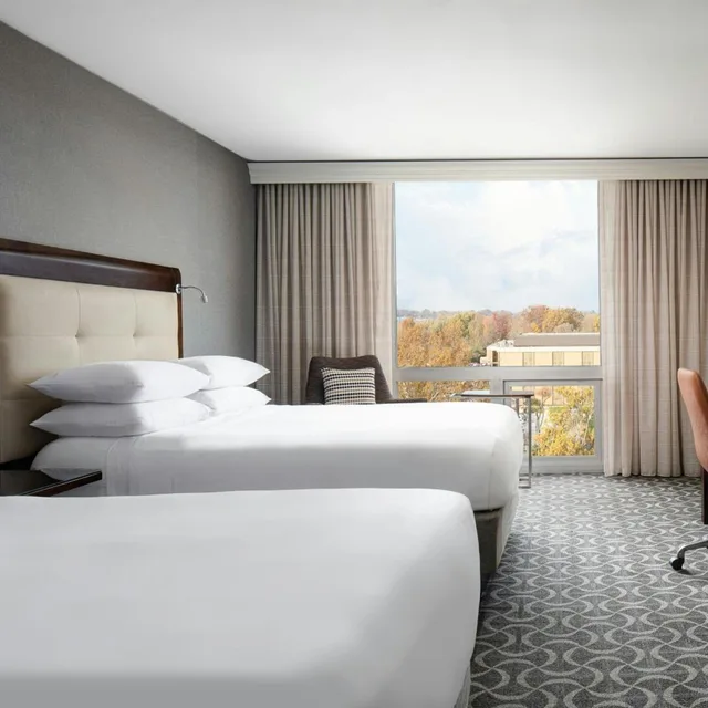 Guest Room, Standard, 2 Double Beds, Marriott St. Louis Airport 1/10