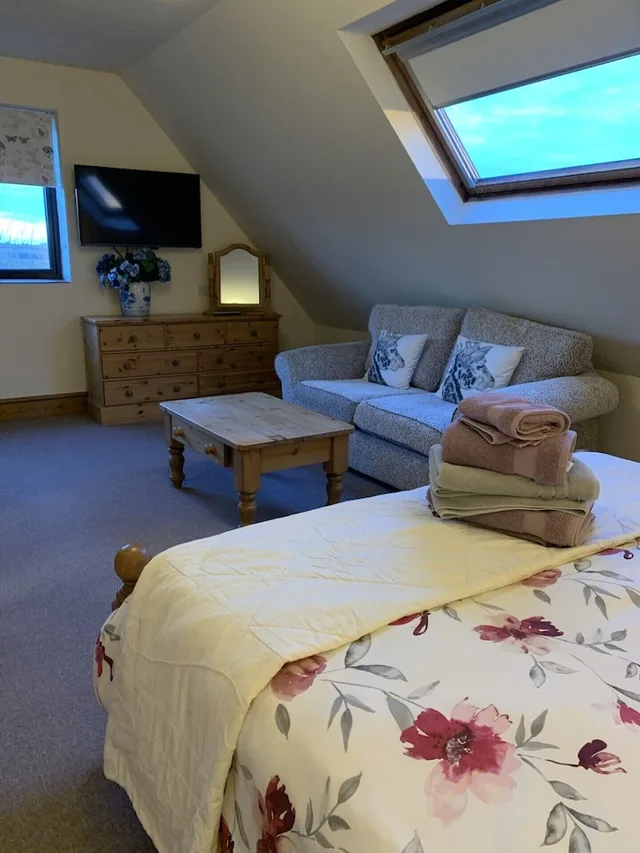كوخ فاخر بسرير كينج وسرير فردي، Robeanne House - Guest house 3/6