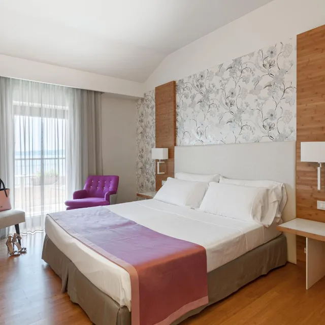 غرفة بسرير مزدوج بإطلالة على البحيرة، Hotel Eden 5/10