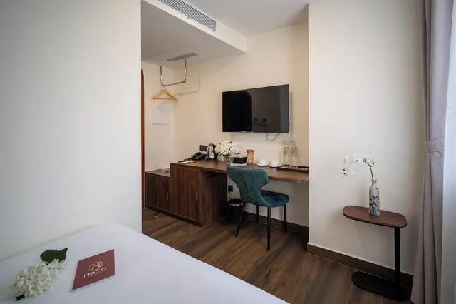 Economy, Queen Bed, No Window، Hato Saigon Hotel & Rooftop 1/3