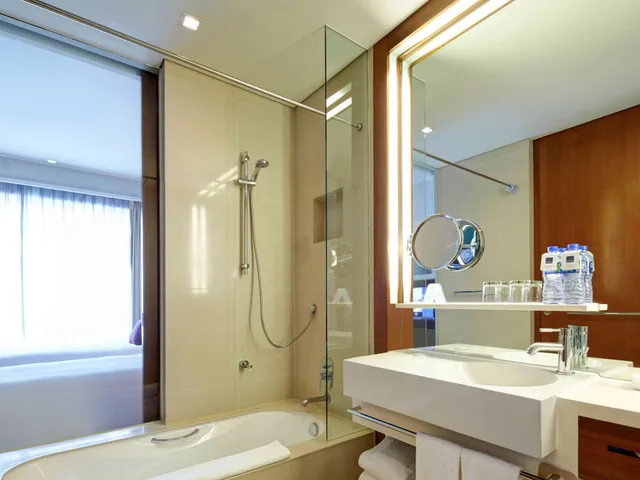 غرفة سوبيريور بسريرين منفصلين، Novotel Citygate Hotel Hong Kong 5/8
