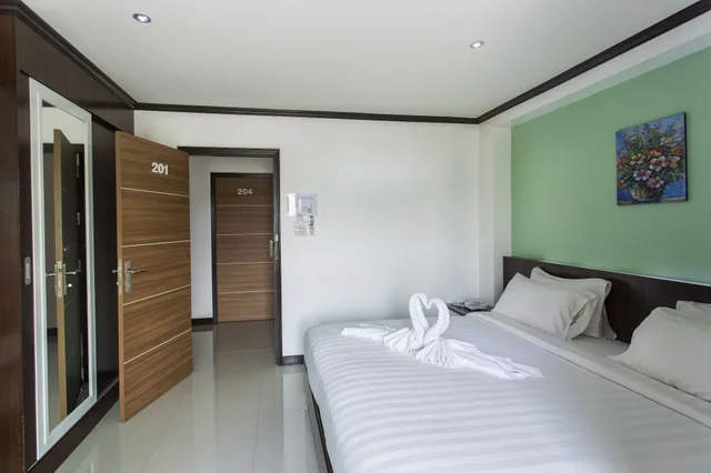 غرفة ديلوكس بسرير كينج بإطلالة على المدينة، Kulasab Hotel 1/5