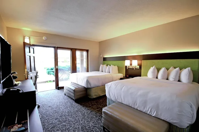 غرفة قياسية بسريرين كوين، El Sendero Inn, Ascend Hotel Collection 1/10