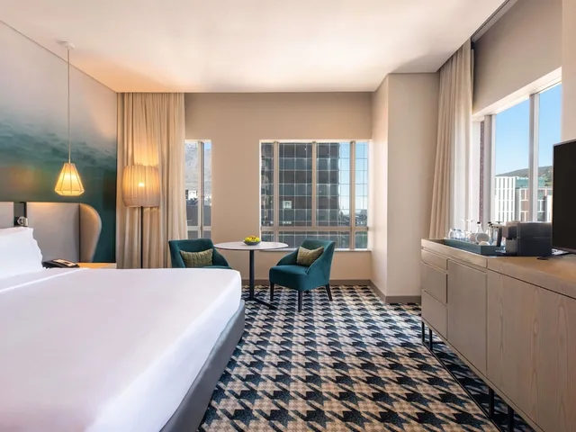 Executive, King Bed, Pullman Cape Town City Centre 2/10