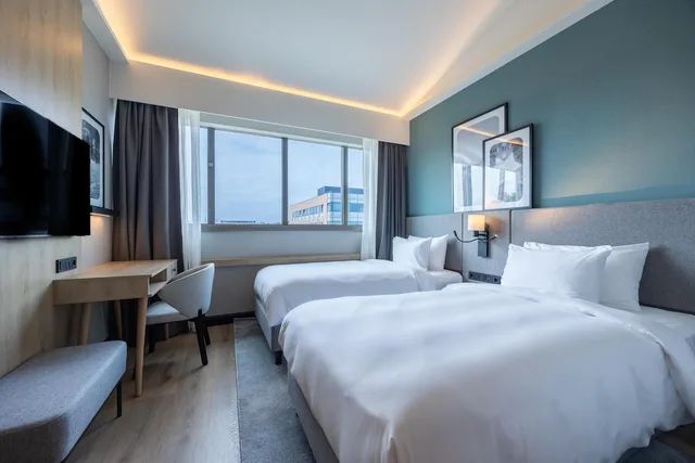 غرفة قياسية بسرير كوين، Radisson Hotel Amsterdam Schiphol Airport Hoofddorp 4/10