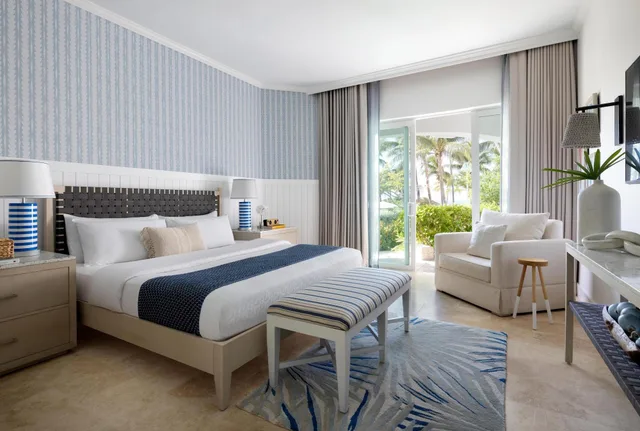 Walkout, East, Pool Side, Club Floor، Sandals Royal Bahamian - Adults Only 1/2