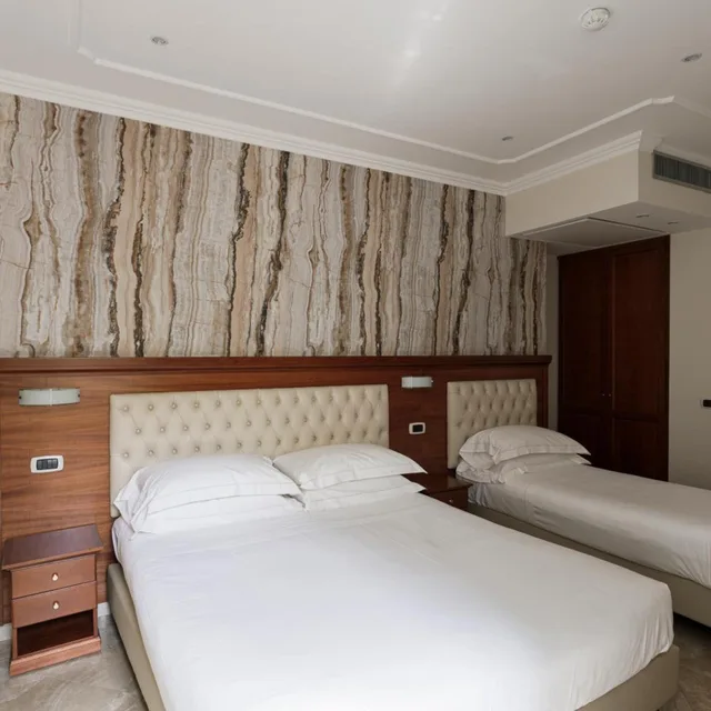 جناح بشرفة، Esposizione Luxury Rome 9/10