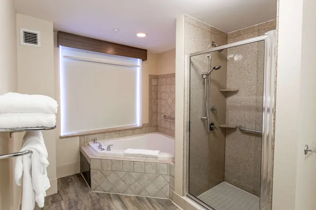 جناح بسرير كينج بغرفة نوم واحدة، Hilton Garden Inn Wooster 4/6