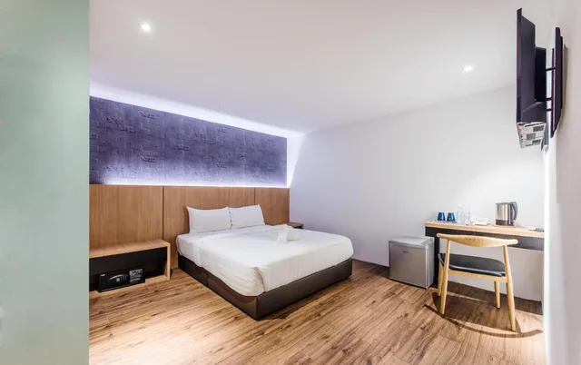 Superior, Executive, Queen Bed, Stella Hotel 1/1
