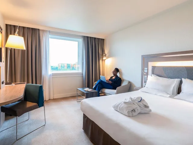 Tower, Executive, Queen Bed, Eiffel View، Novotel Paris 17 1/10