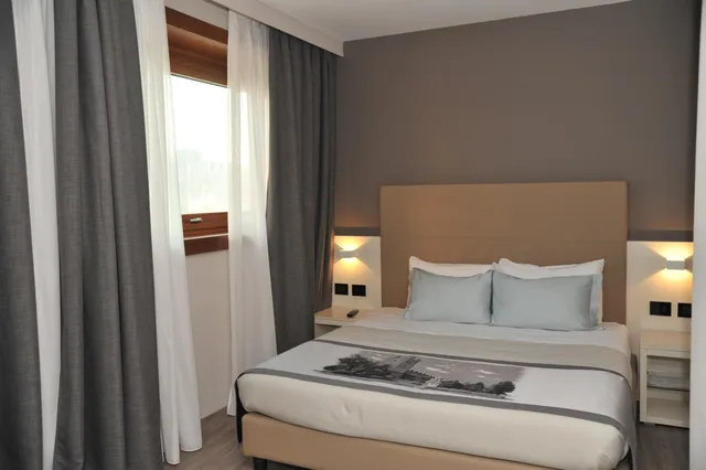 Suite, Albergo Roma, Bw Signature Collection 2/7