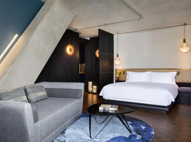 جناح بشرفة، Aethos London Shoreditch 1/5