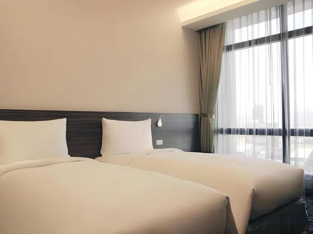 Leisure, CAPITAL HOTEL SONGSHAN 1/2