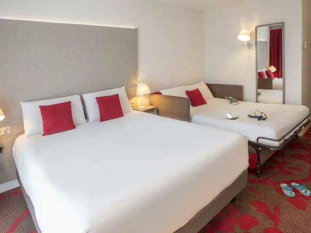 غرفة كلاسيكية عائلية بسرير مزدوج مع أريكة، Mercure Tours Nord 2/10