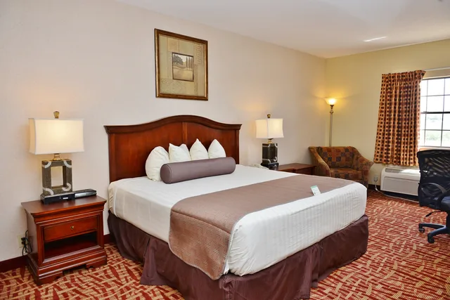 Comfortable, Guest Room, King Bed، Americas Best Value Inn Tunica Resort 2/4