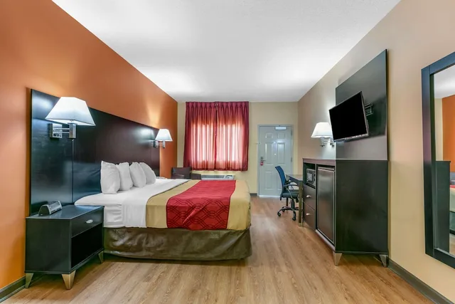 غرفة بسرير كينج لذوي الإعاقة، Econo Lodge Northport near University 1/4
