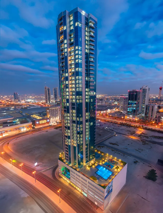 غرفة بسريرين منفصلين بغرفة نوم واحدة، S Plaza Suites Hotel 1/1