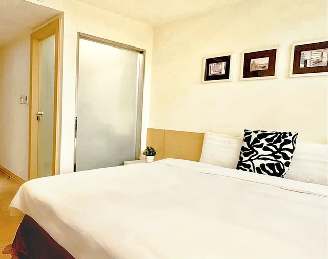 غرفة بسرير مزدوج بإطلالة على المدينة، We Meet Taipei Hotel 1/10